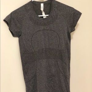 Lululemon Swiftly Tech Short Sleeve Top Size 6
